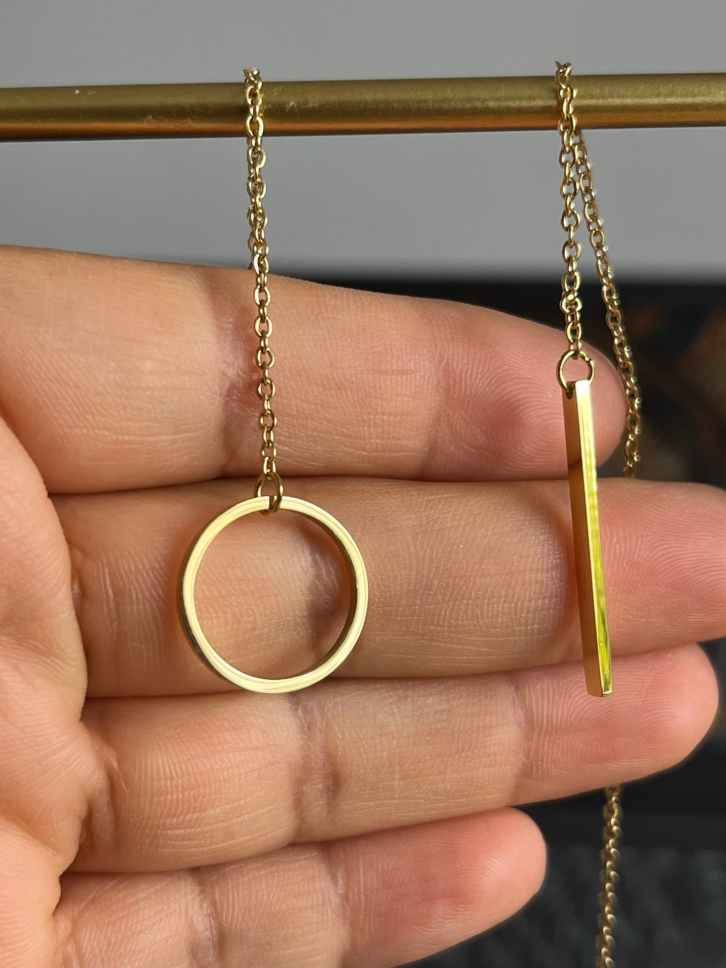 Circle Lariat Bar Pendant, Gold Necklace Minimalist, Chain Going Thru Necklace for her, Waterproof and Tarnish, Etsy UK shop