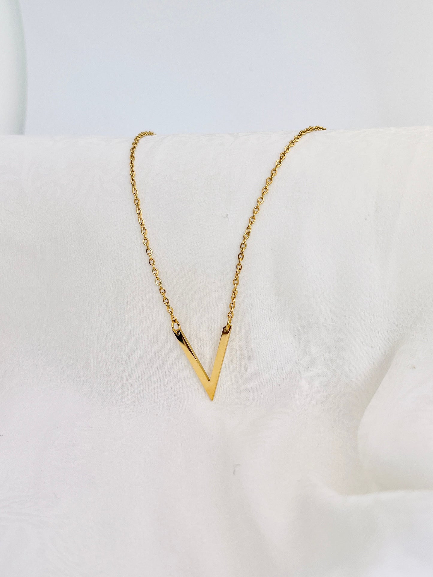 V Necklace for her/ Gold, Silver and Rose Golden/ Waterproof and No tarnishing/ Etsy UK shop - Free Shipping