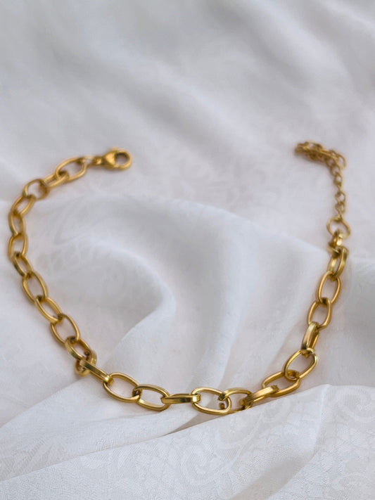 14K Gold Plated Bracelet, Dainty gold link bracelet gift for her, Waterproof and Tarnish Free/ Etsy UK shop - Free Shipping