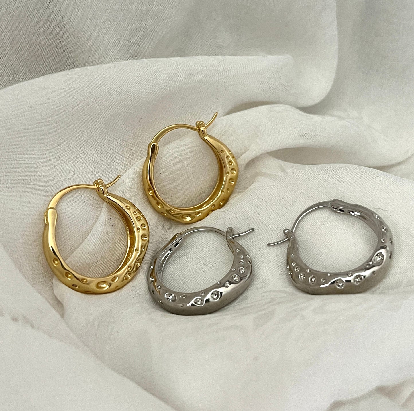 Hammered Gold Hoops Earrings, hammer gold hoop earring, vintage earrings gold for Women, UK seller - Free Shipping