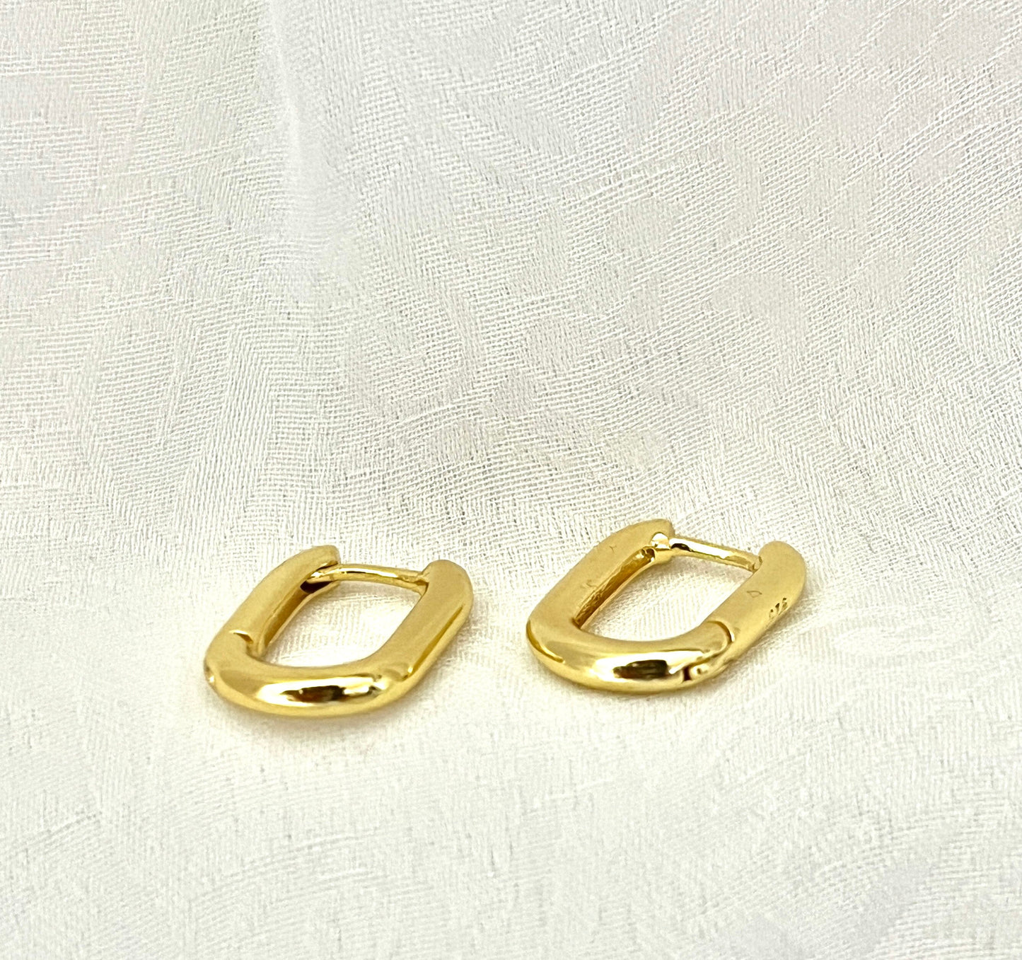 Oval Gold Hoop Earrings, 14KGold Plated Medium Hoops, Classy Earrings for Women UK Seller - Free Shipping